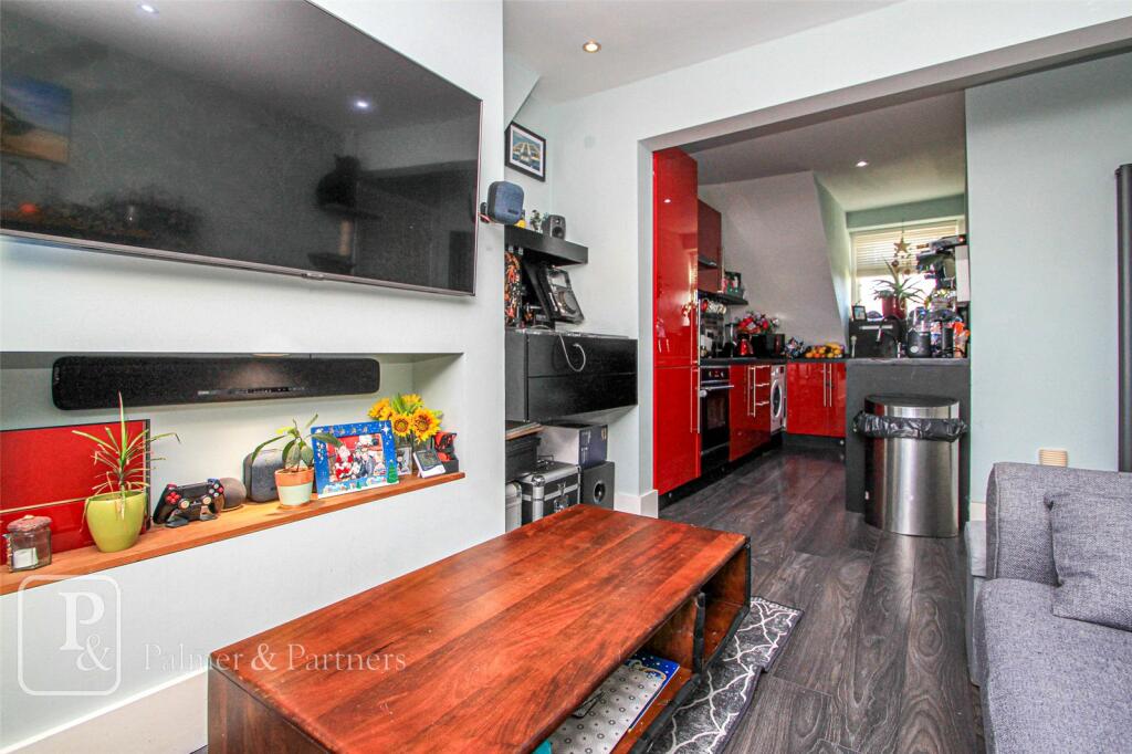 Additional property image - Carnarvon Road, Clacton-on-Sea, Essex, CO15