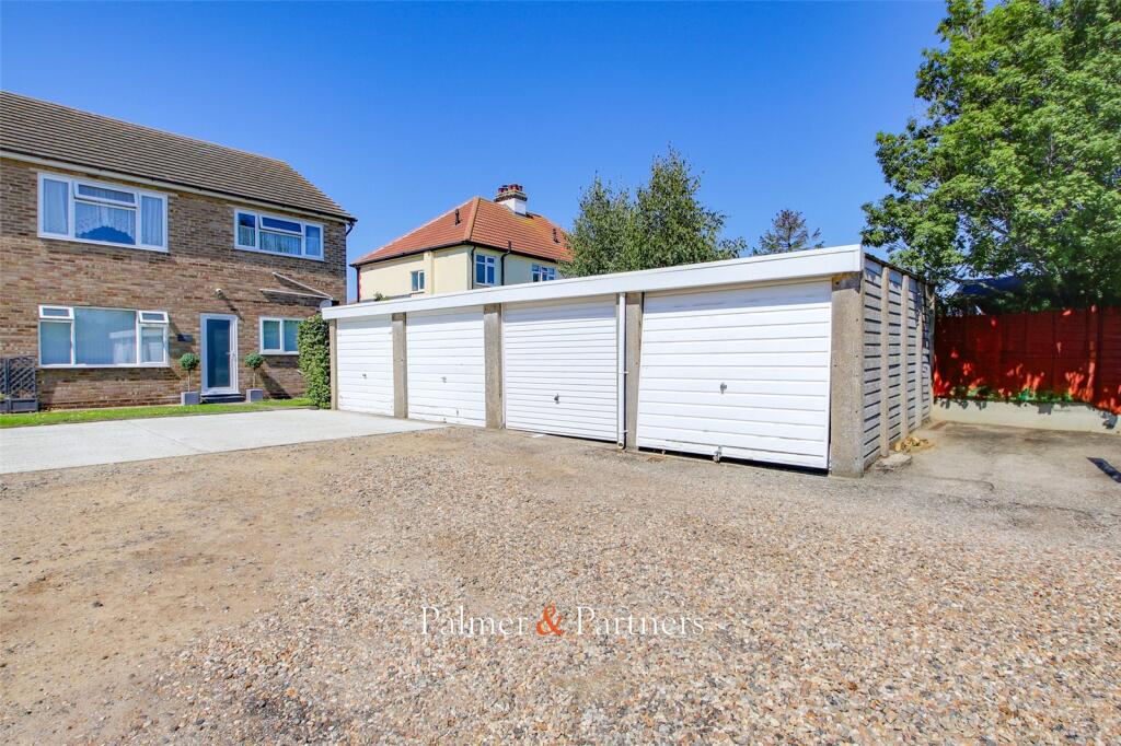 Additional property image - Salisbury Road, Holland-on-Sea, Clacton-on-Sea, Essex, CO15