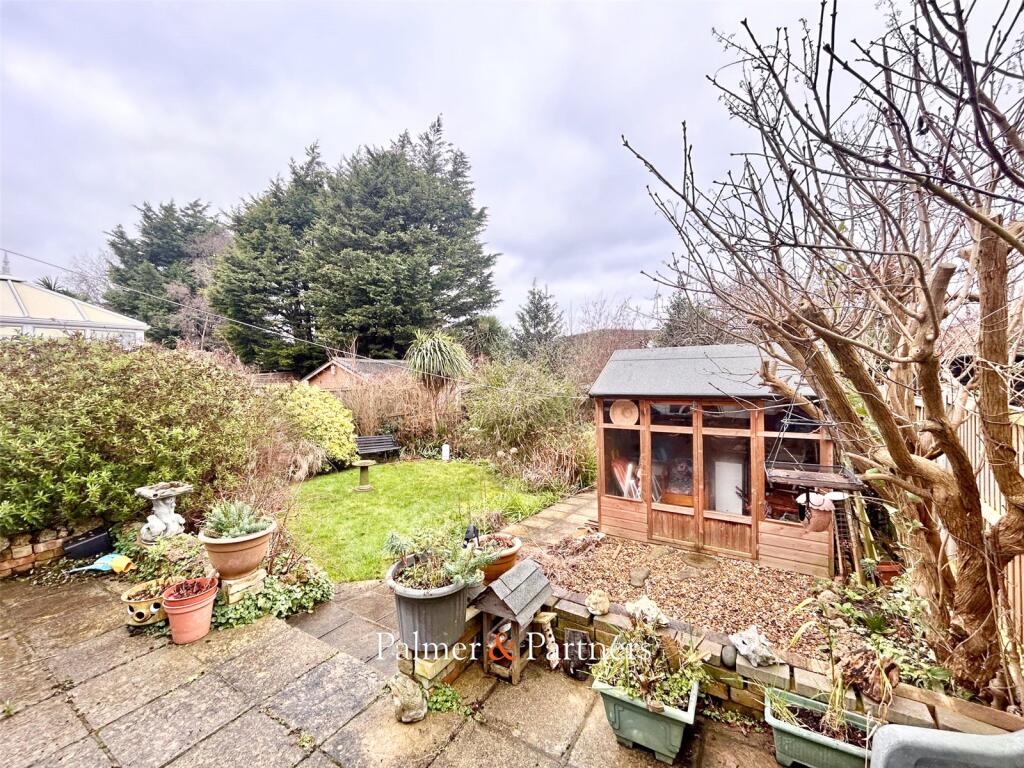 Additional property image - Walton Road, Walton on the Naze, Essex, CO14