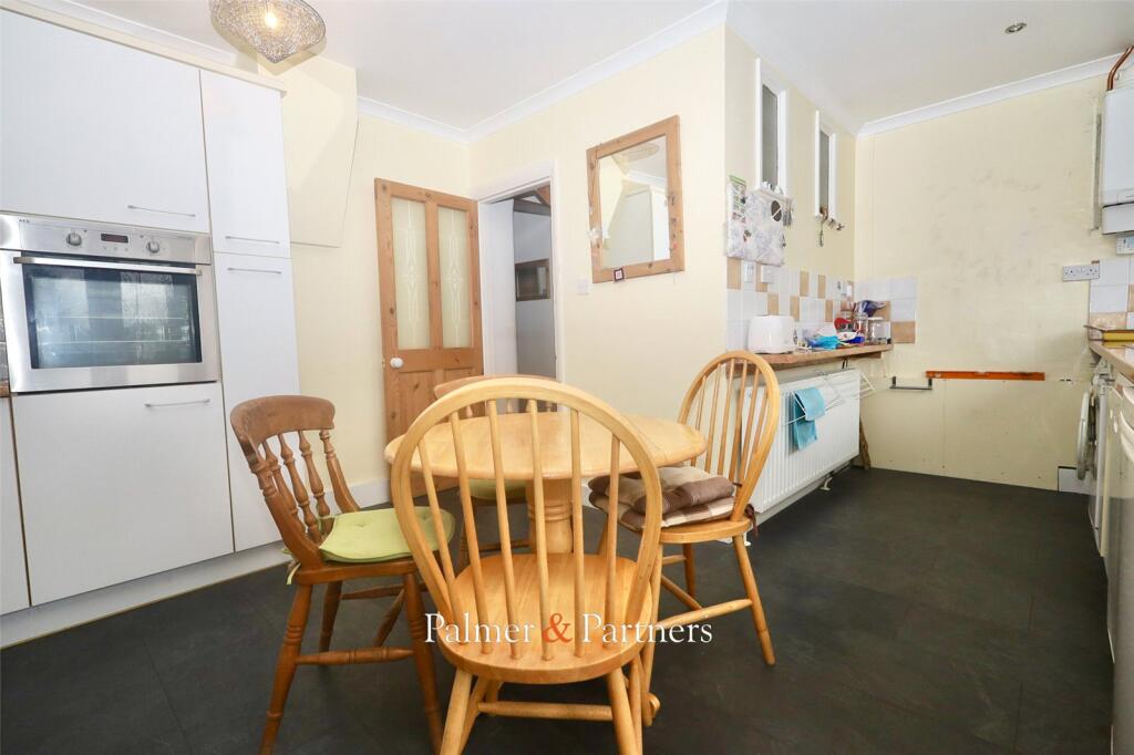 Additional property image - Walton Road, Walton on the Naze, Essex, CO14