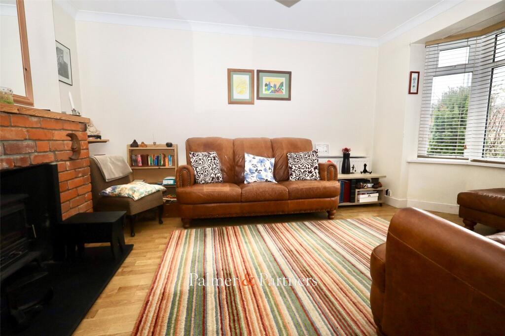 Additional property image - Walton Road, Walton on the Naze, Essex, CO14