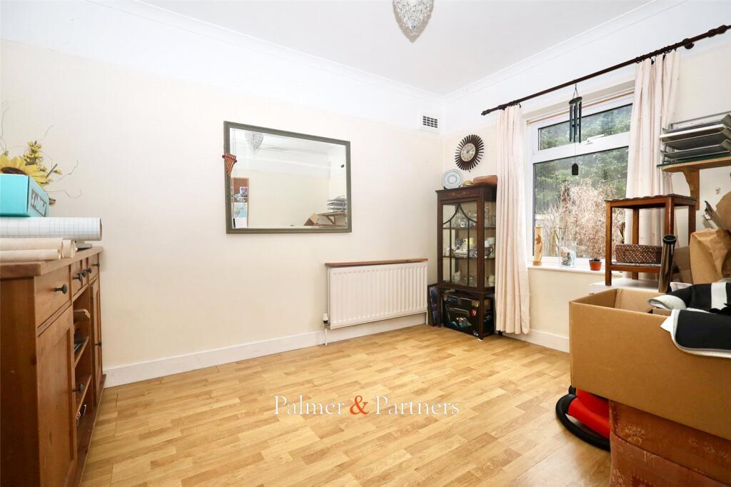 Additional property image - Walton Road, Walton on the Naze, Essex, CO14