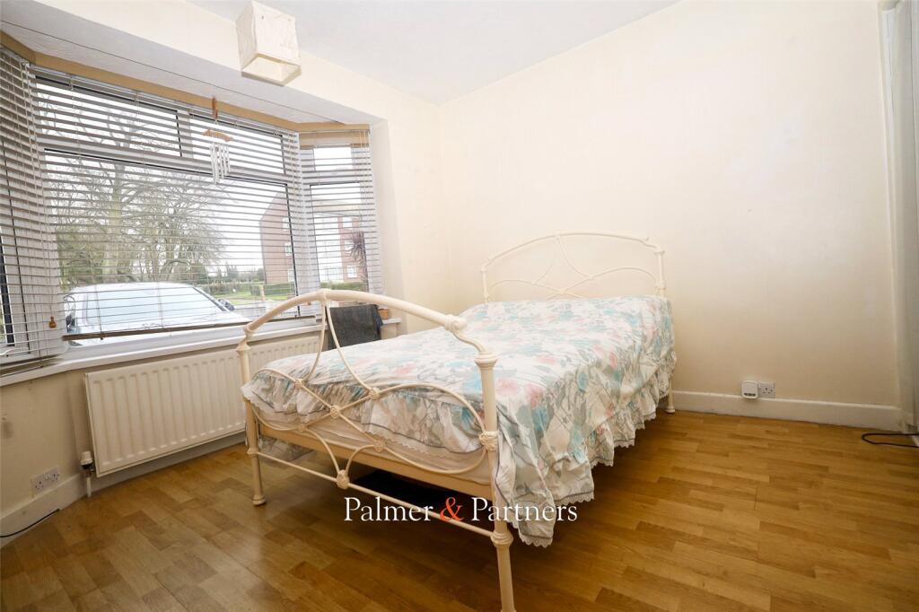 Additional property image - Walton Road, Walton on the Naze, Essex, CO14