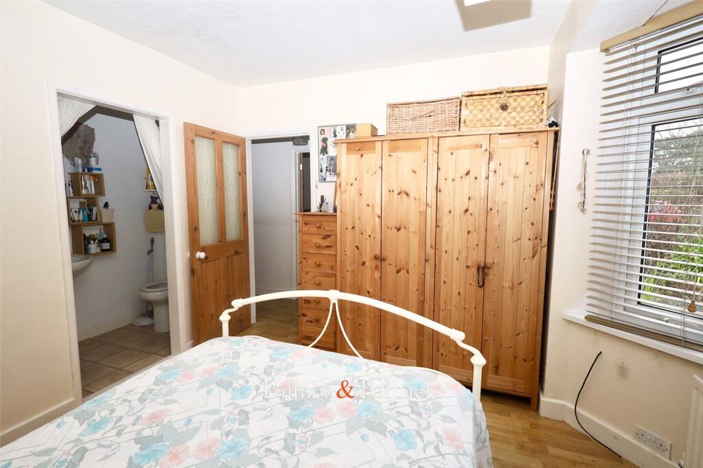 Additional property image - Walton Road, Walton on the Naze, Essex, CO14