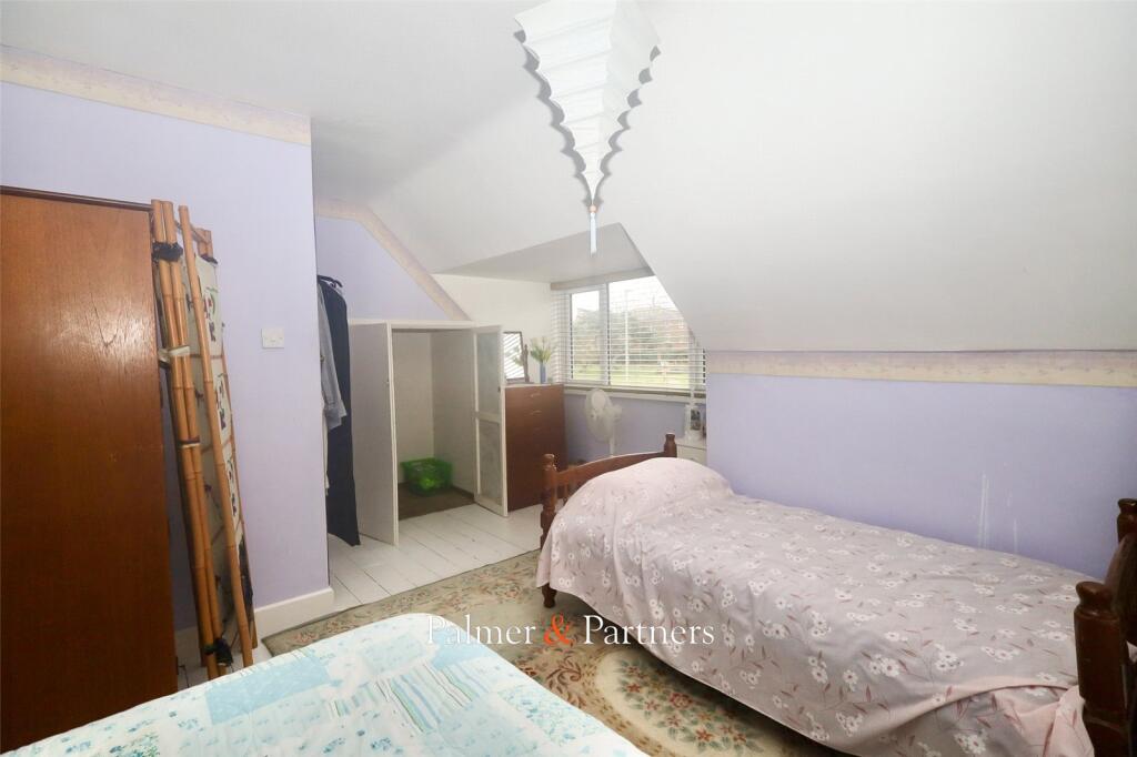 Additional property image - Walton Road, Walton on the Naze, Essex, CO14