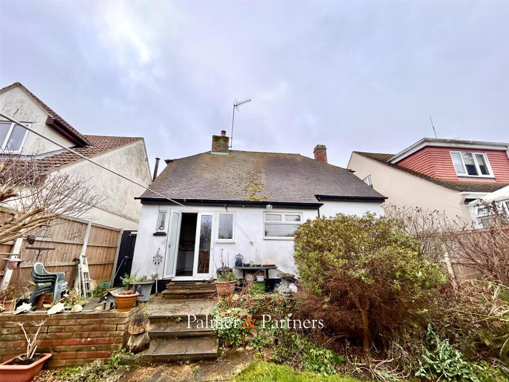 Additional property image - Walton Road, Walton on the Naze, Essex, CO14