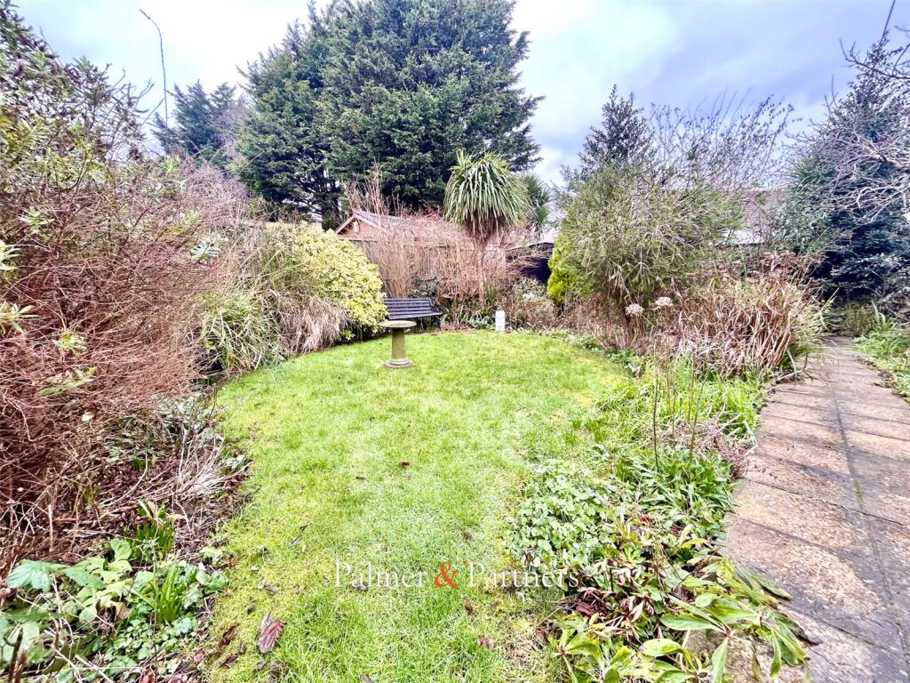 Additional property image - Walton Road, Walton on the Naze, Essex, CO14