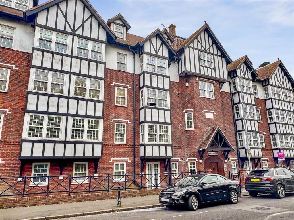 Main image of property: Leigh Road, Leigh-On-Sea