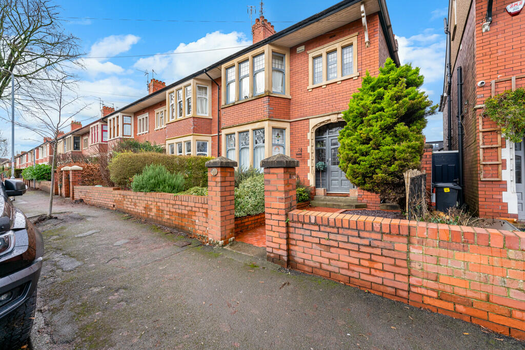 4 bedroom end of terrace house for sale in Princes Street, Roath, Cardiff, CF24