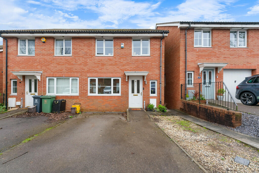 3 bedroom town house for sale in Cottingham Drive, Pontprennau, Cardiff