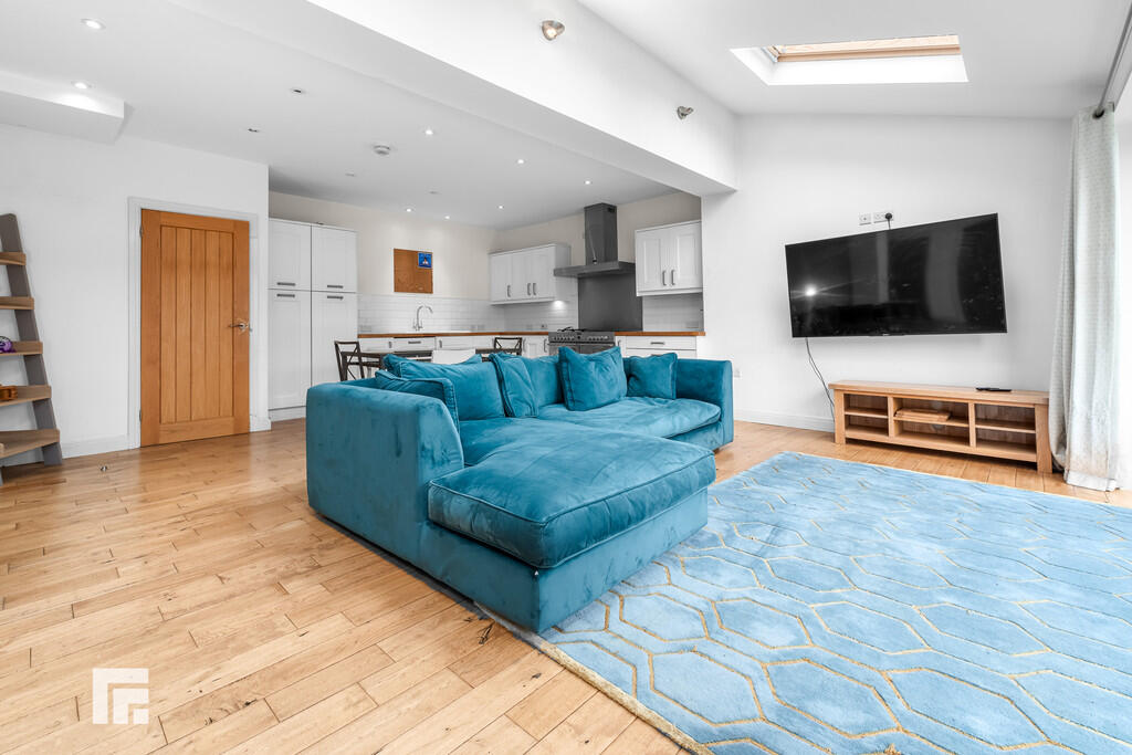 Additional property image - King George V Drive West, Heath, Cardiff