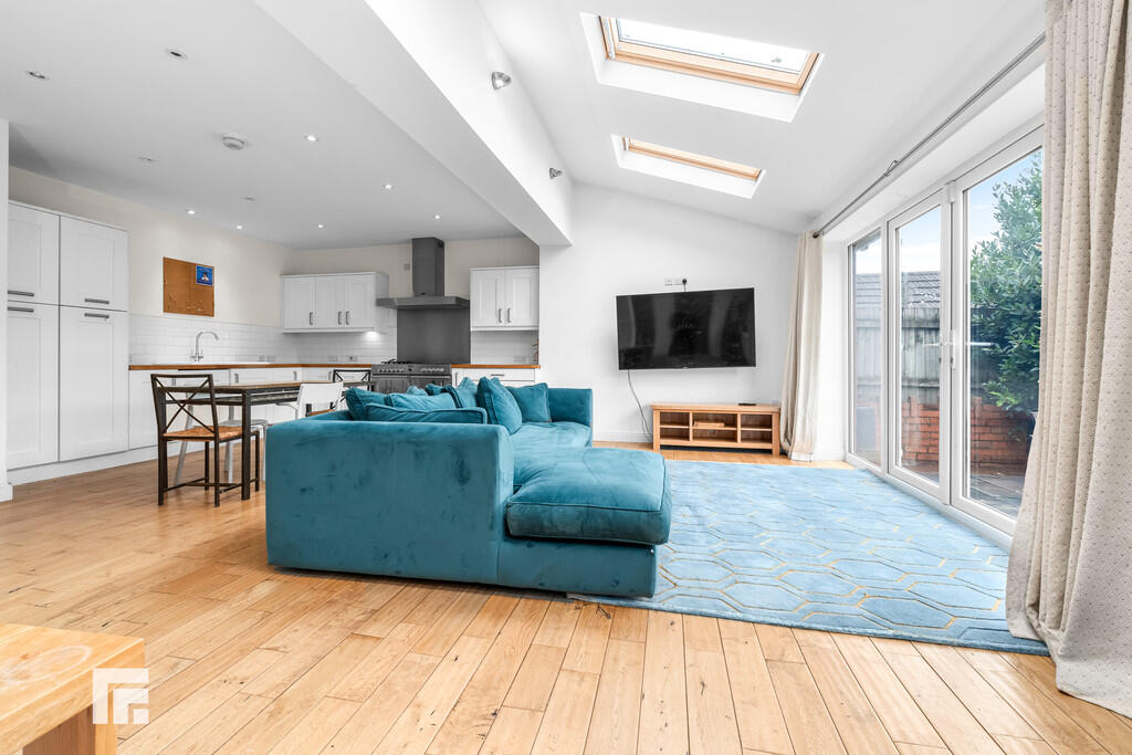 Additional property image - King George V Drive West, Heath, Cardiff