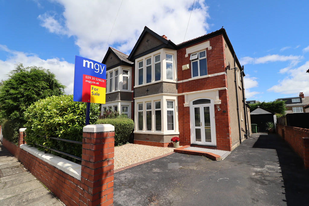 3 bedroom semidetached house for sale in St. Denis Road, Heath