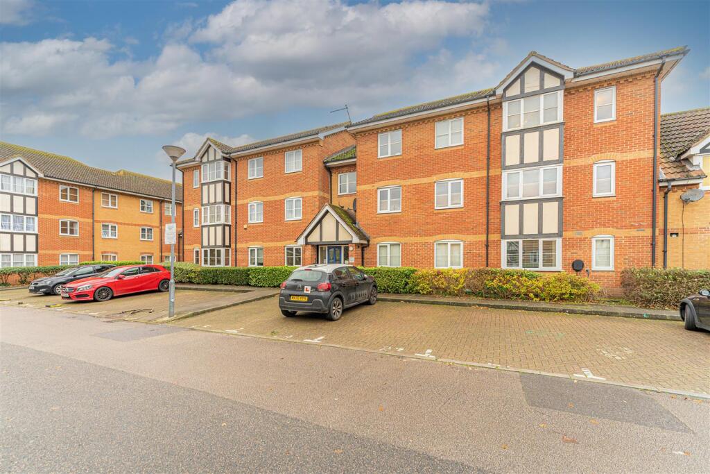 Main image of property: Redwood Gardens, London, Greater London, E4
