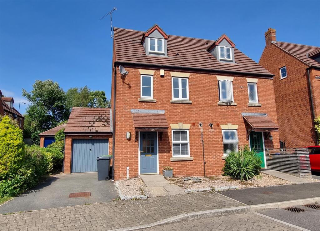 Main image of property: Coriolanus Square, Warwick Gates, Warwick