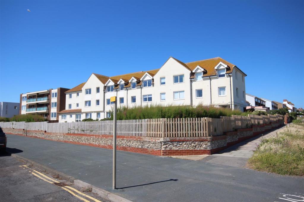 1 bedroom retirement property for sale in Merryfield Court, Marine