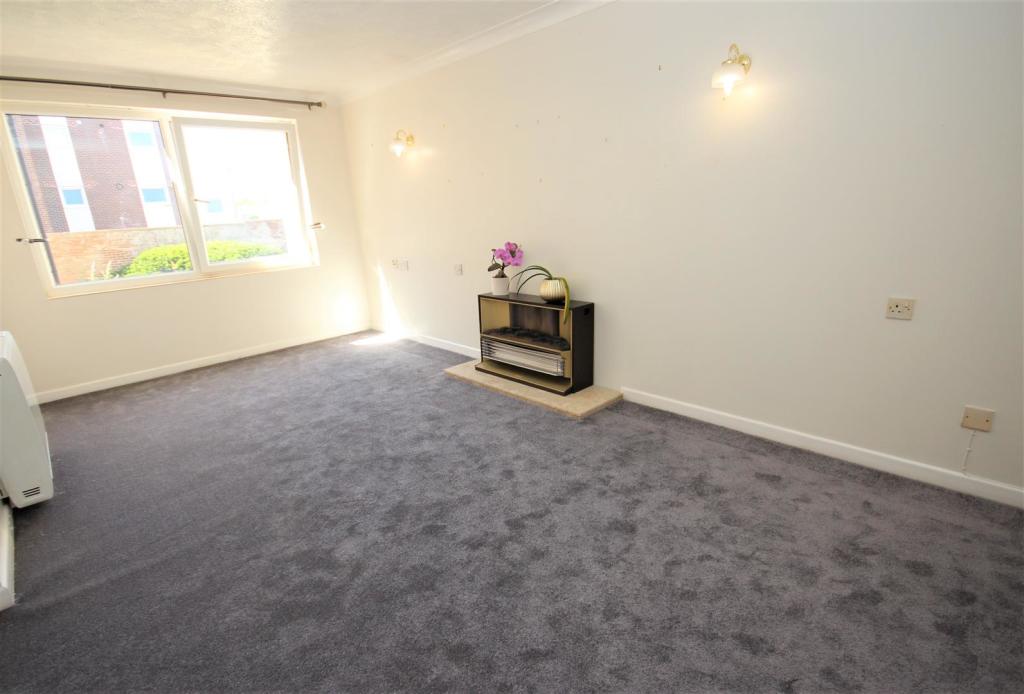 1 bedroom retirement property for sale in Marine Parade, Seaford, BN25