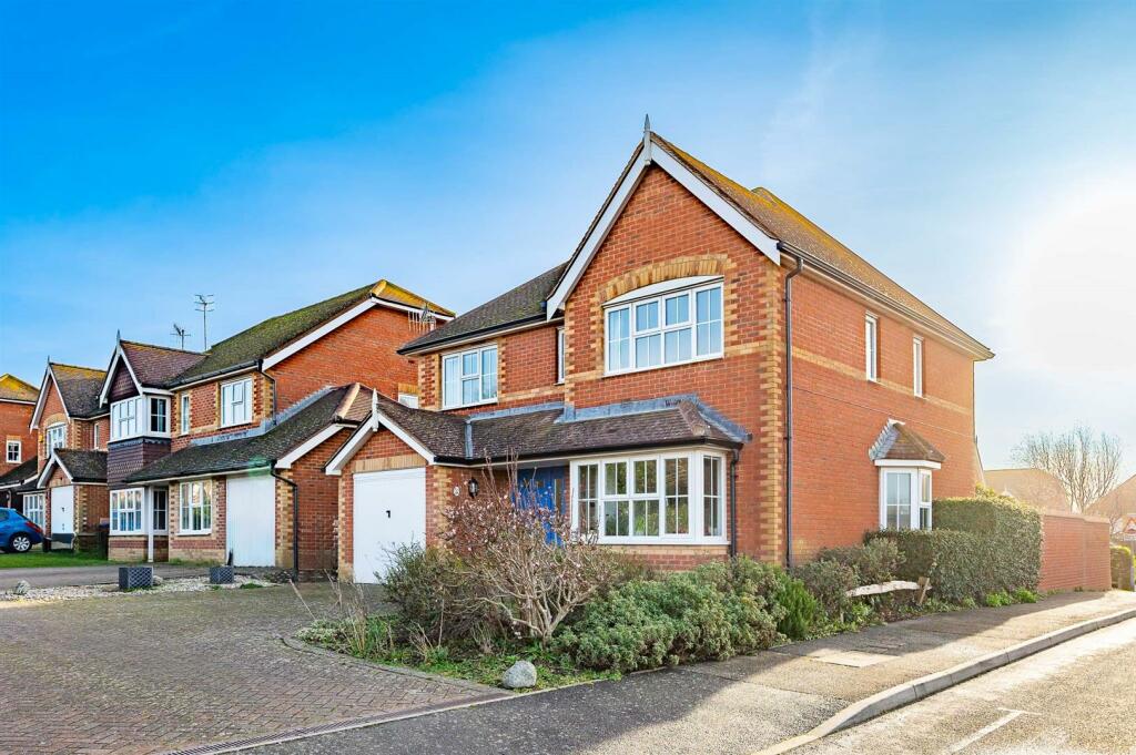 4 bedroom detached house for sale in Micklefield Way, Seaford, BN25