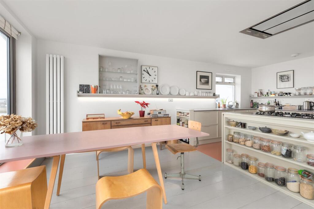 Additional property image - Bramber Close, Crooked Lane, Seaford