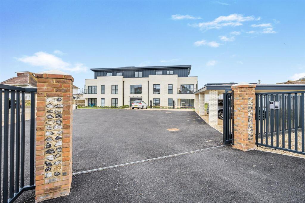 Additional property image - Waters Edge, Claremont Road