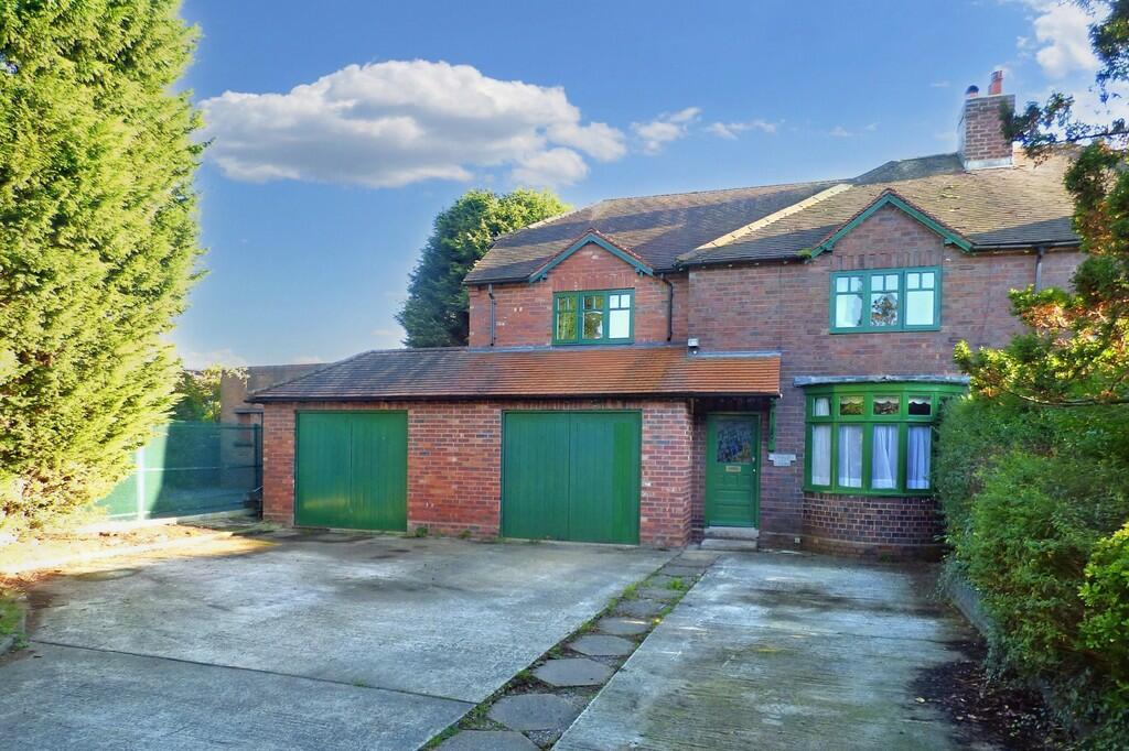 4 bedroom semidetached house for sale in Weston Road, Lichfield, WS13