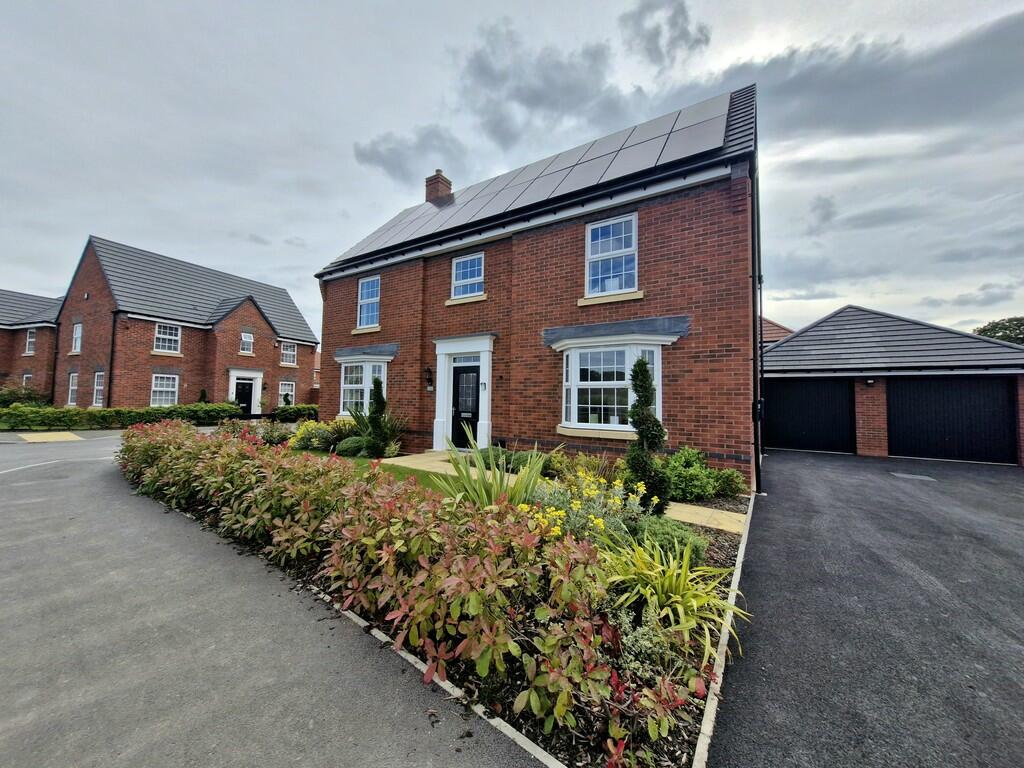 5 bedroom detached house for rent in St. Stephens Way, Fradley