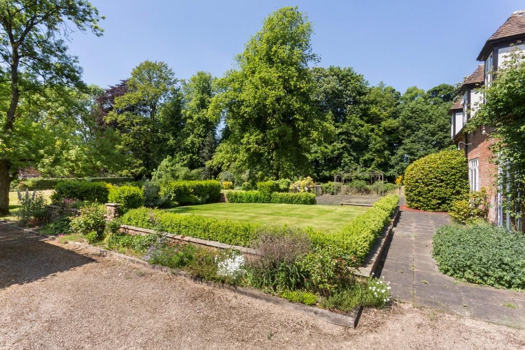 6 bedroom detached house for sale in Hall Estate, Hoar Cross