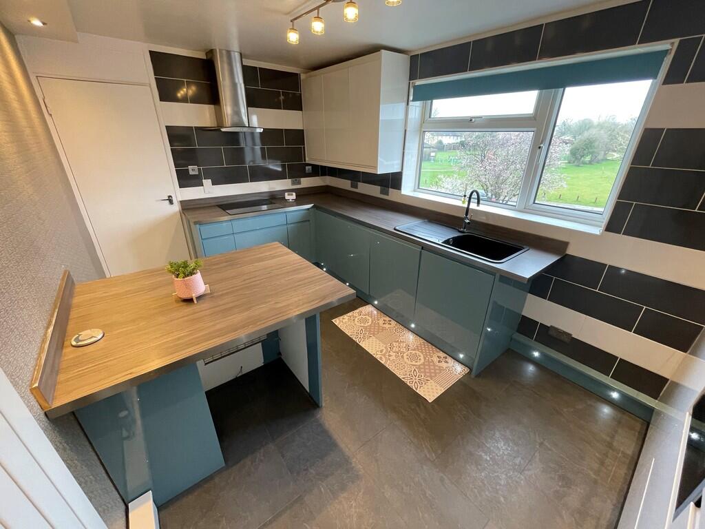 Main image of property: Hollyfield, Hatfield