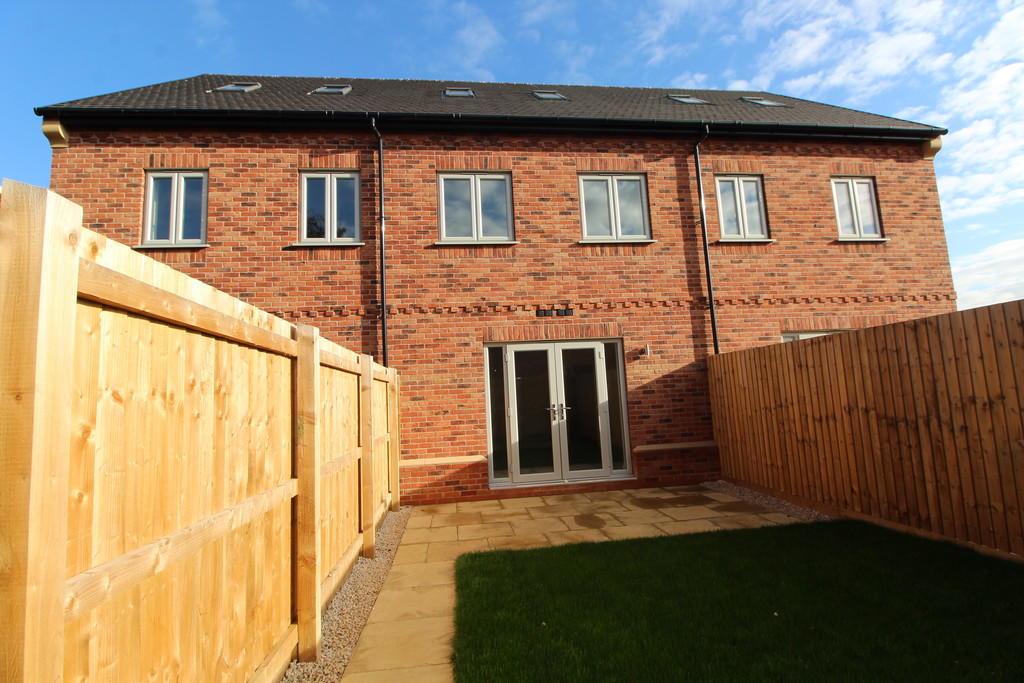 3 bedroom terraced house for sale in Briar Gate, Long Eaton, Nottingham