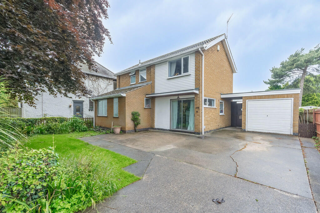 3 bedroom detached house for sale in Tamworth Road, Sawley, NOTTINGHAM