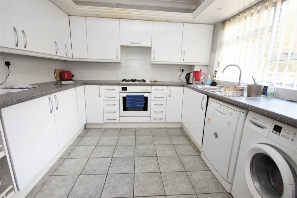 3 bedroom apartment for sale in Wallace Court, 39 Wallace Road