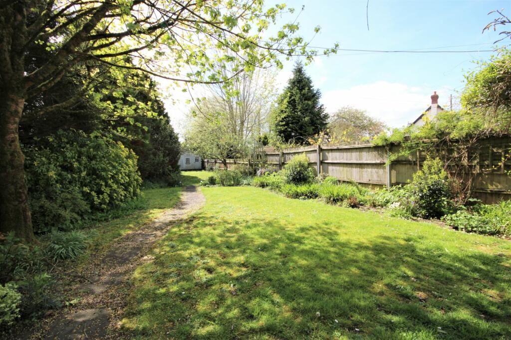 3 bedroom semidetached house for sale in Newton Road, Sturminster