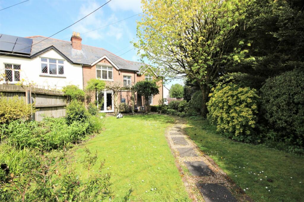 3 bedroom semidetached house for sale in Newton Road, Sturminster