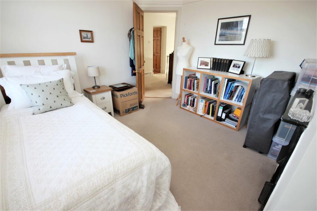 3 bedroom semidetached house for sale in Newton Road, Sturminster