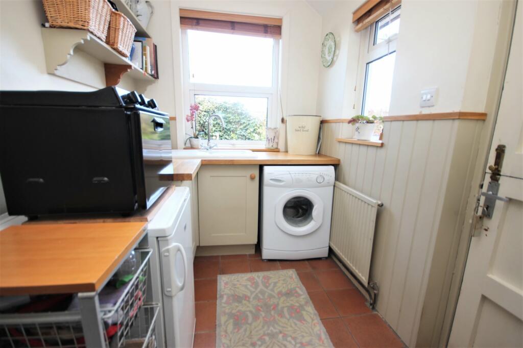 3 bedroom semidetached house for sale in Newton Road, Sturminster