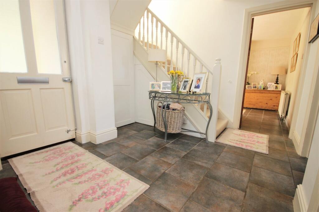 3 bedroom semidetached house for sale in Newton Road, Sturminster