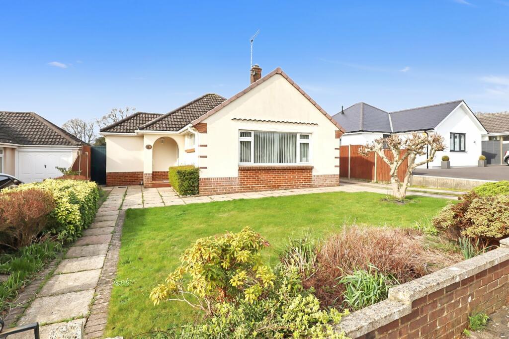 2 bedroom bungalow for sale in Fontmell Road, Broadstone, Dorset, BH18