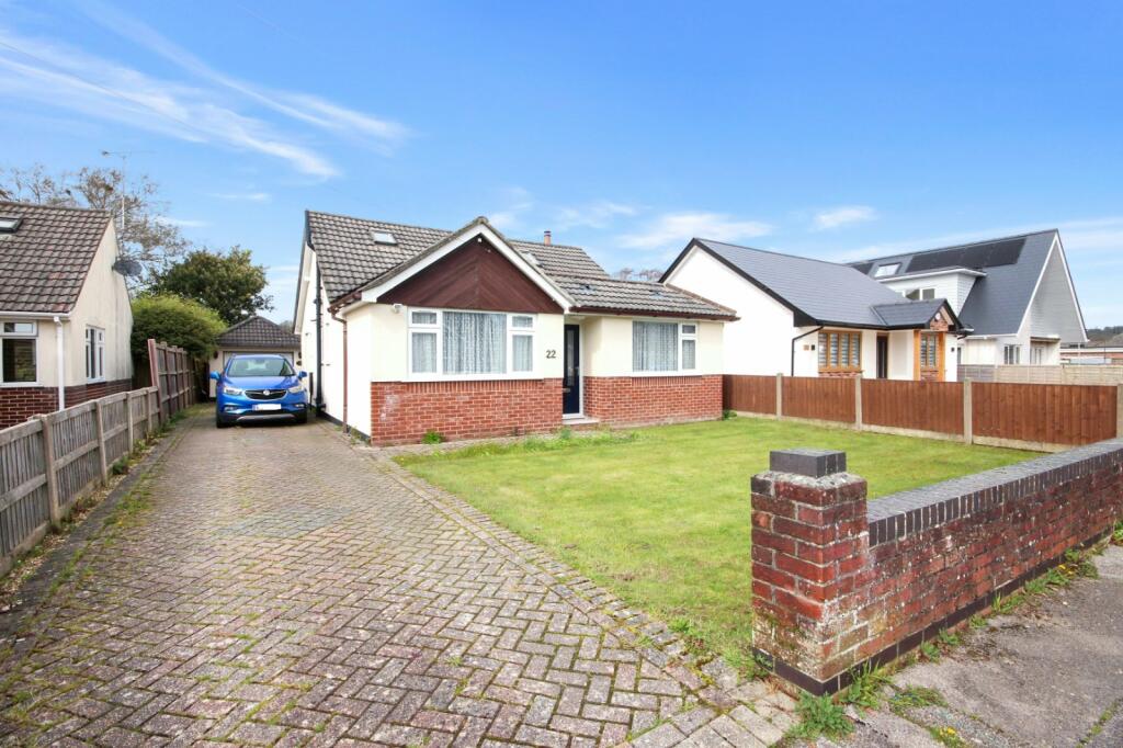 3 bedroom bungalow for sale in Cheam Road, Broadstone, Dorset, BH18