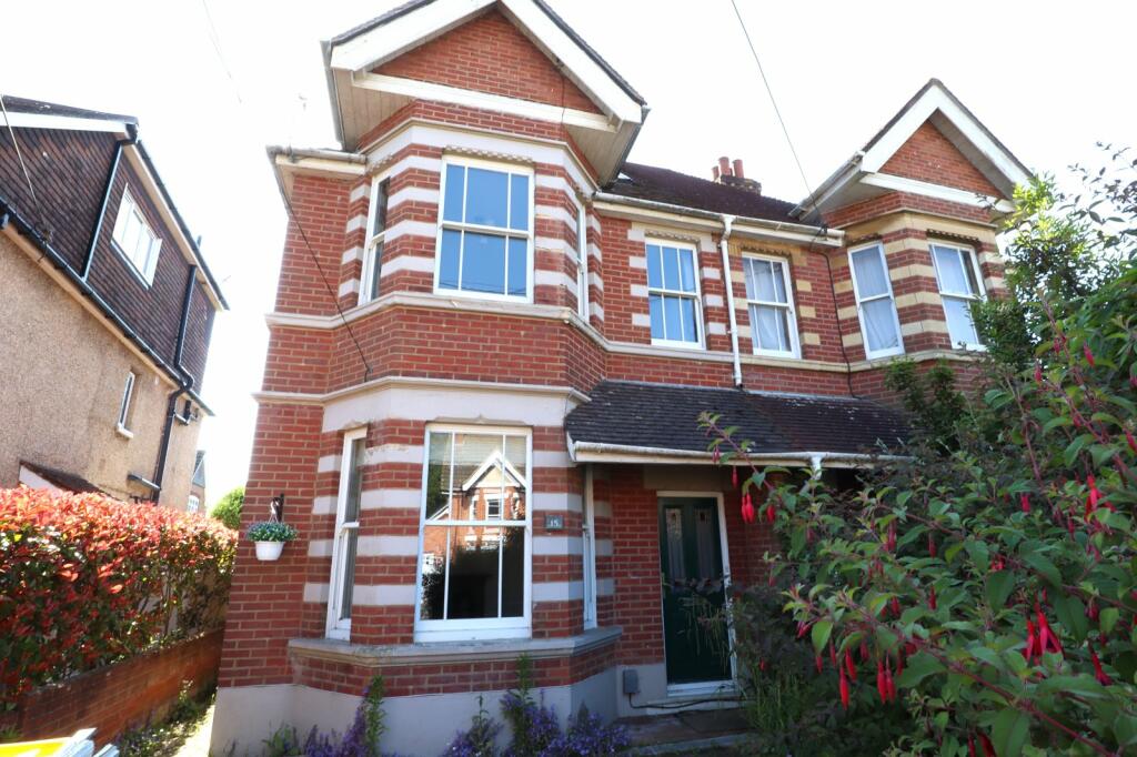 4 bedroom semidetached house for sale in York Road, Broadstone, BH18