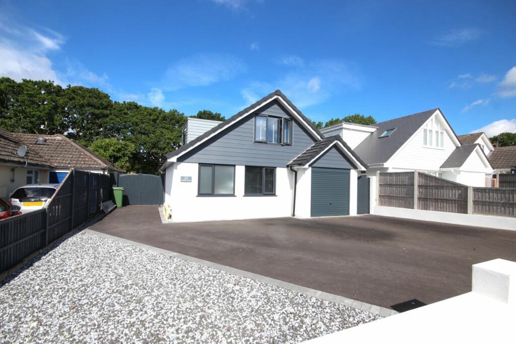 4 bedroom detached house for sale in Fontmell Road, Broadstone, Dorset