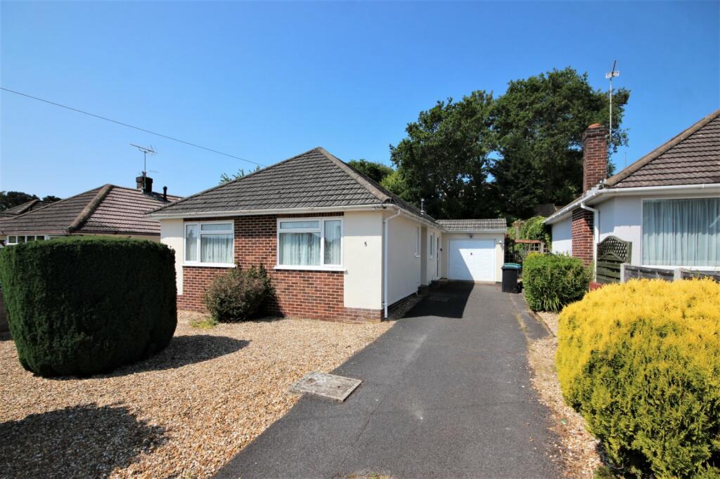 2 bedroom bungalow for sale in Holland Way, Broadstone, Dorset, BH18