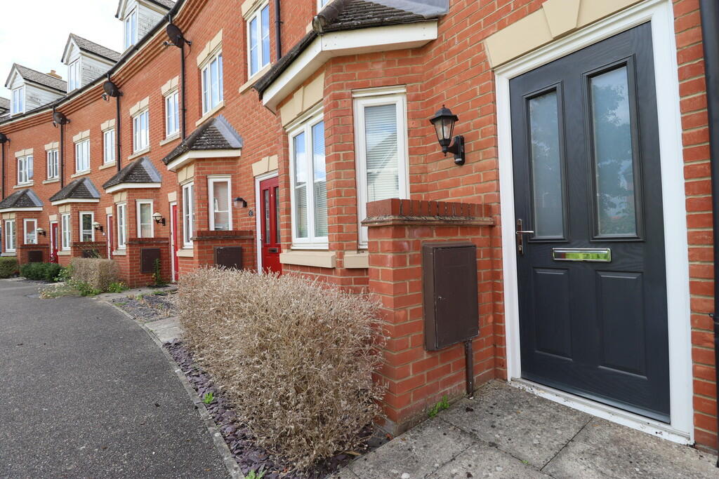 3 bedroom town house for sale in Moreton Hall, Bury St Edmunds, IP32