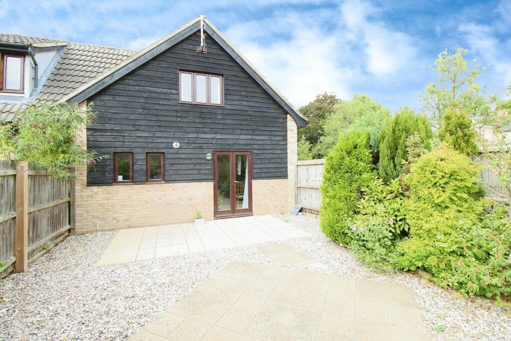 2 bedroom terraced house for sale in Elmswell, IP30