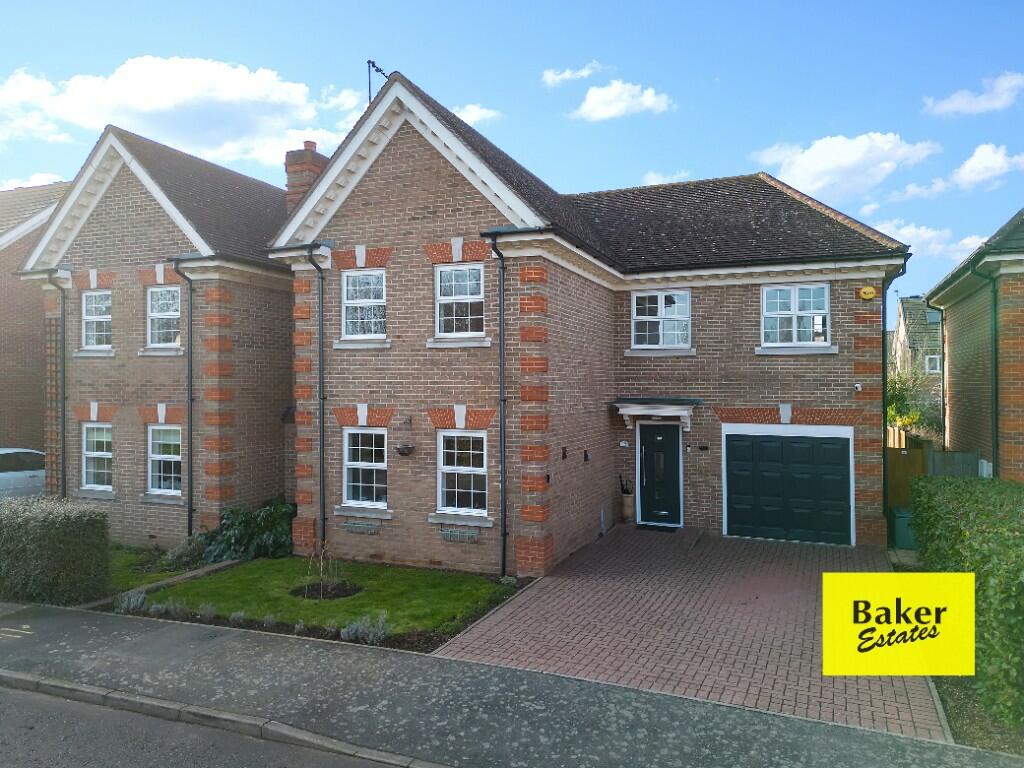 4 bedroom detached house for sale in Caxton Way, Romford, RM1
