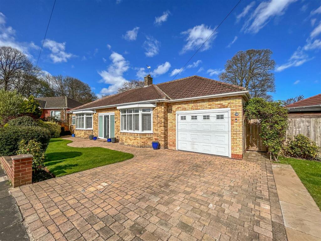 3 bedroom detached bungalow for sale in Glamis Avenue, Newcastle Upon Tyne, NE3