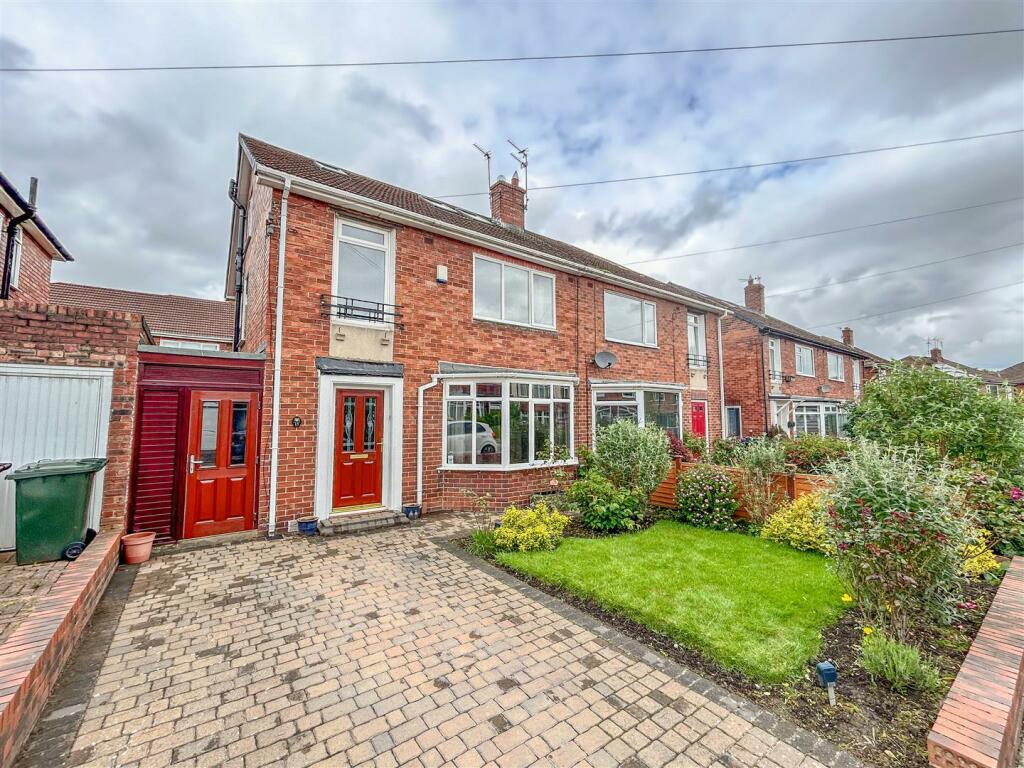 4 bedroom semidetached house for sale in Princes Avenue, Gosforth