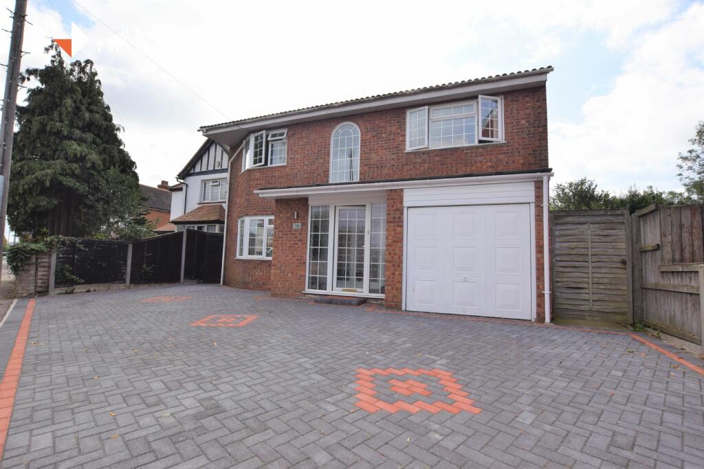 4 bedroom detached house for sale in Skelmersdale Road, ClactononSea, CO15