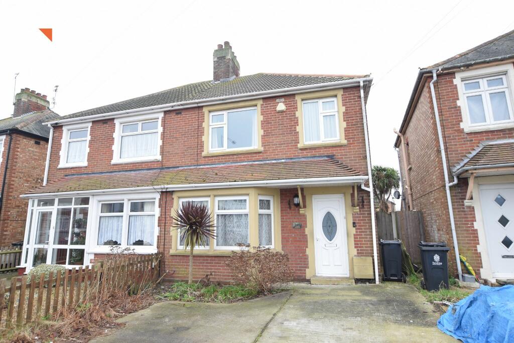 3 bedroom semidetached house for sale in St Osyth Road, ClactononSea
