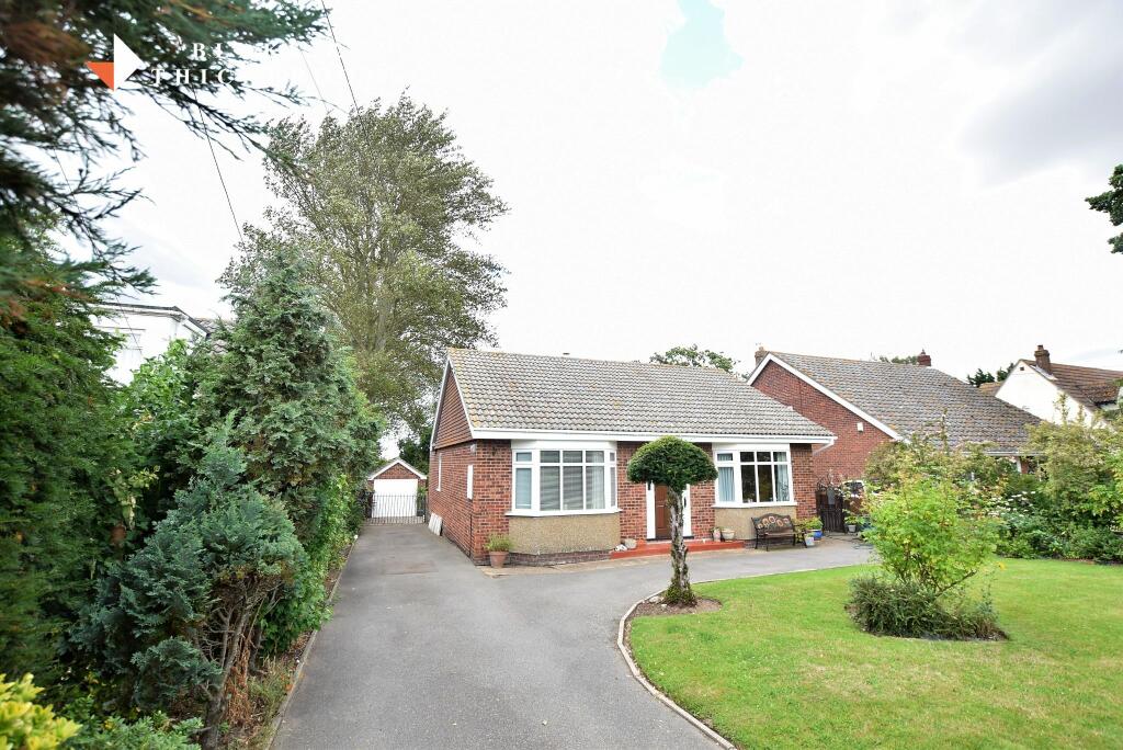 2 bedroom detached bungalow for sale in Point Clear Road, St Osyth, CO16
