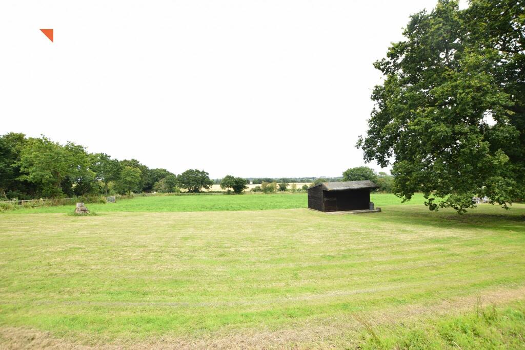 Additional property image - Lodge Road, Cooks Green, Little Clacton